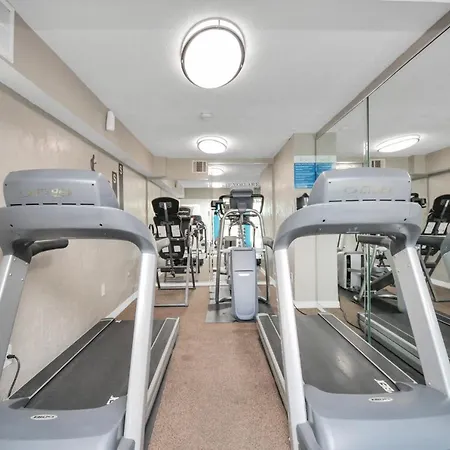 Galleria, Private Queen Bed & Bath, Pool, Wi-Fi-2